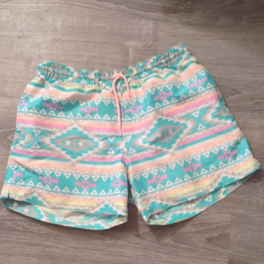 Chubbies en Fuego Aztec print swim trunks size Medium